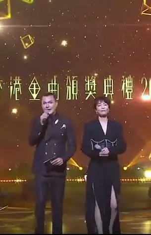 《香港金曲颁奖典礼2022》：封神之路还是“车祸现场”？年度音乐盛宴槽点满满！